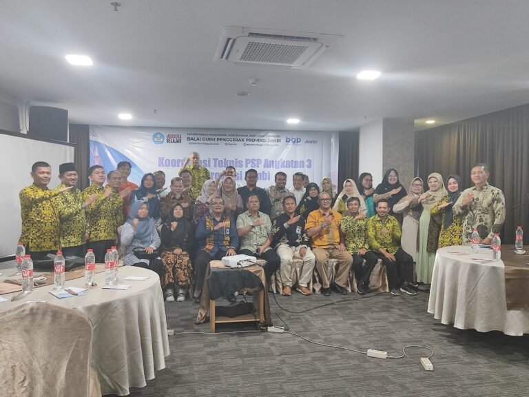 Tiga Dosen Institut Agama Islam Muhammad Jambi Terpilih sebagai Fasilitator Sekolah Penggerak Angkatan 3