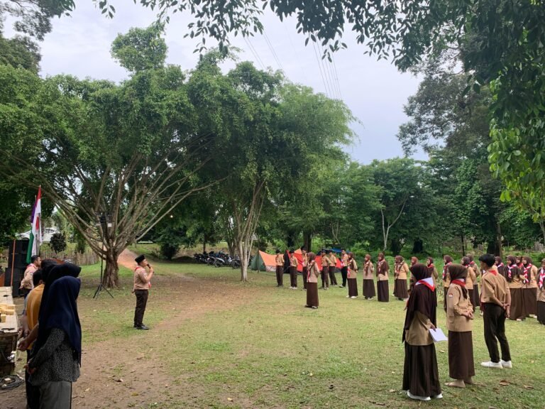 Mahasiswa PGMI Institut Agama Islam Muhammad Azim Jambi Sukses Gelar PERJUSAMI dan Pelatihan Dasar Kepramukaan