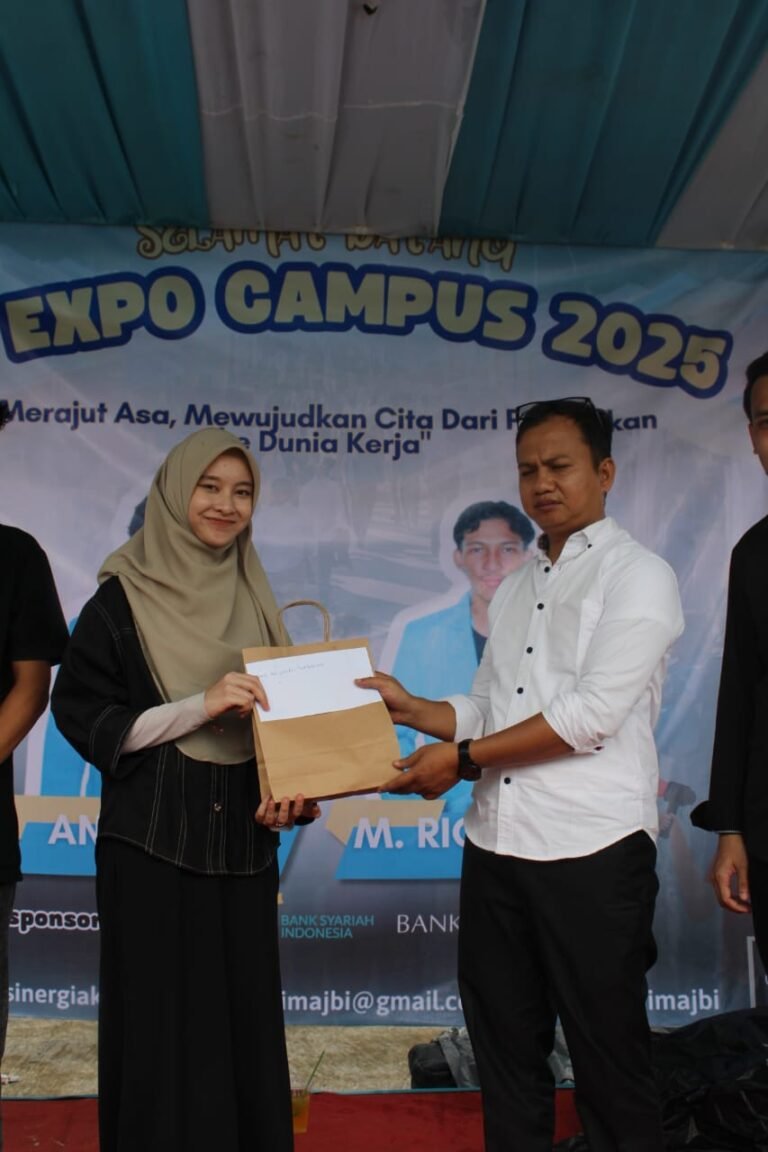 Mahasiswa PGMI Raih Penghargaan di Expo Wisuda IAI Muhammad Azim Jambi